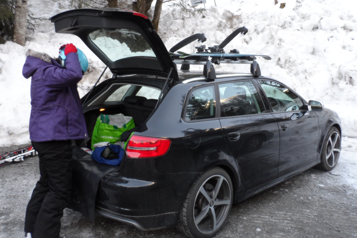 Ski Gear Review Thule Roof Rack And Ski Carrier